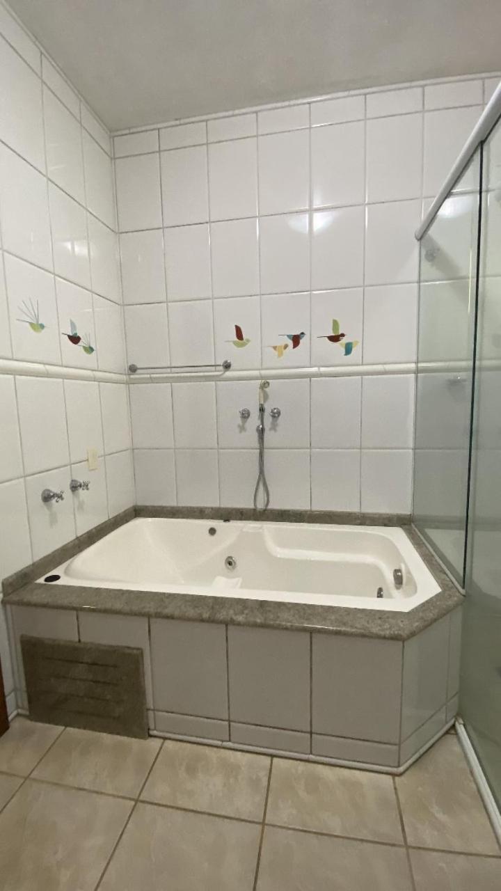 Pousada Esquina Do Atlantico Sul Tubarão Zewnętrze zdjęcie